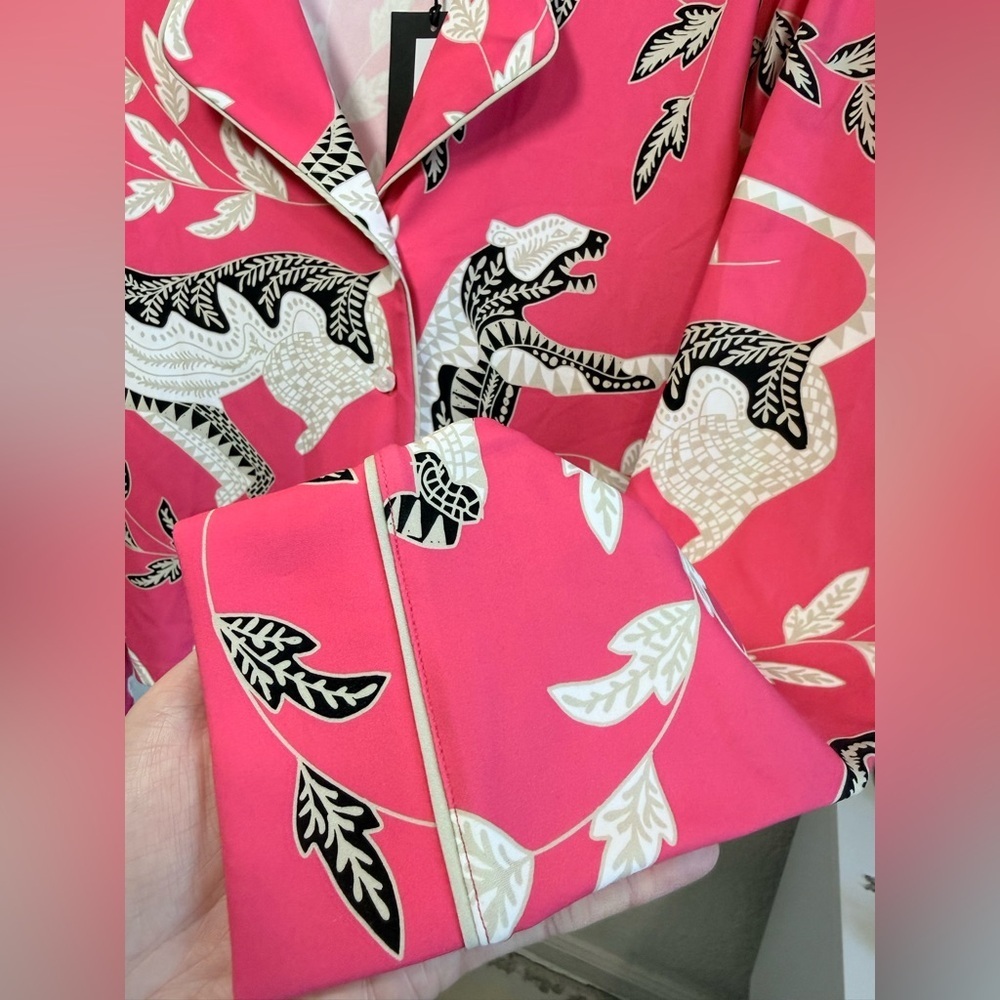 NWT - Noli Pink and White Cheetah Print Collared Button-Up Shirt - Size M - Picture 11 of 14